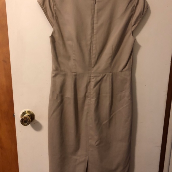 TALBOTS- tan sleeveless v-neck dress - Picture 3 of 3